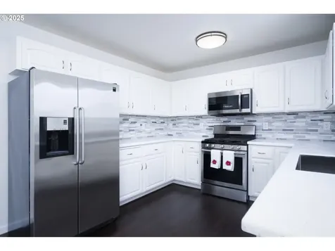2589 Golfview Avenue Sutherlin OR 97479