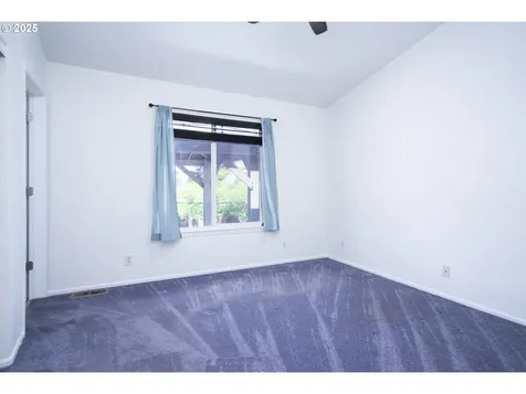 2589 Golfview Avenue Sutherlin OR 97479