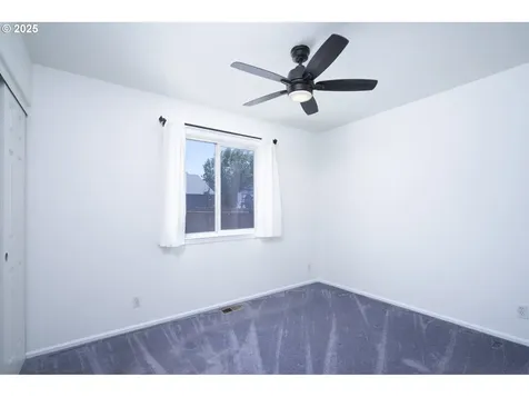 2589 Golfview Avenue Sutherlin OR 97479