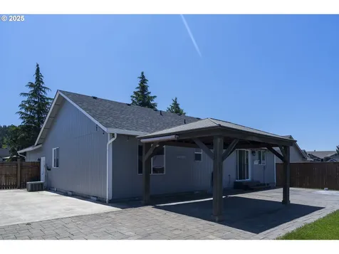 2589 Golfview Avenue Sutherlin OR 97479