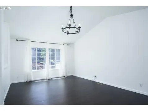2589 Golfview Avenue Sutherlin OR 97479