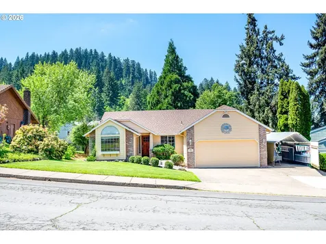 586 S 68th Place Springfield OR 97478
