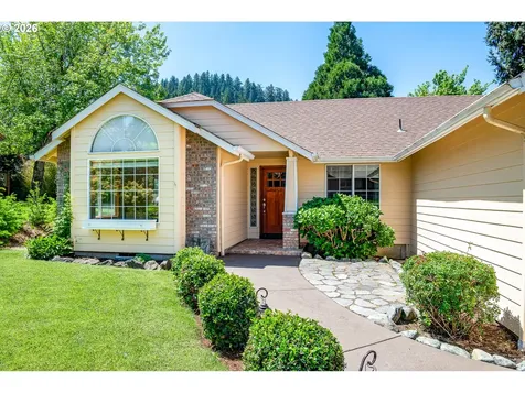 586 S 68th Place Springfield OR 97478