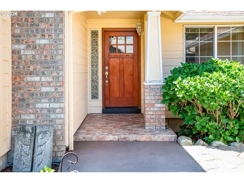 586 S 68th Place Springfield OR 97478