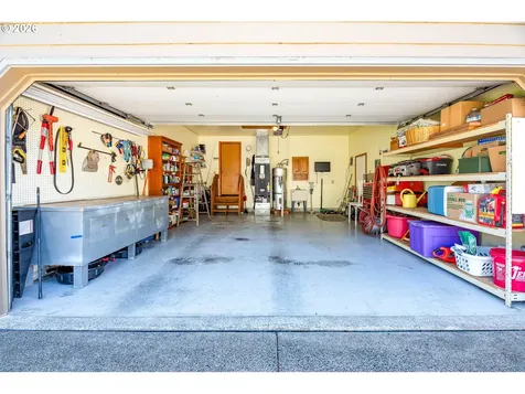 586 S 68th Place Springfield OR 97478