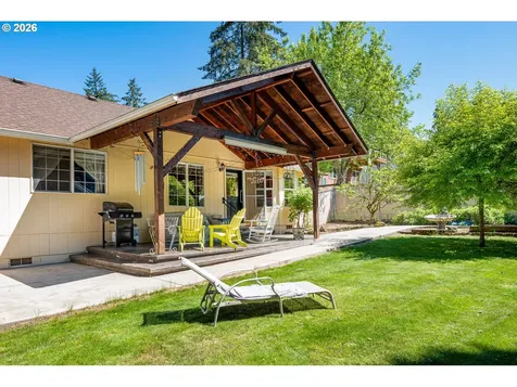 586 S 68th Place Springfield OR 97478