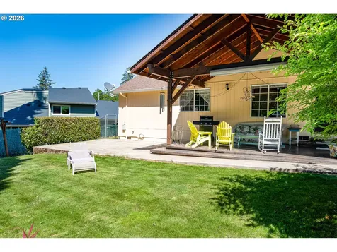 586 S 68th Place Springfield OR 97478