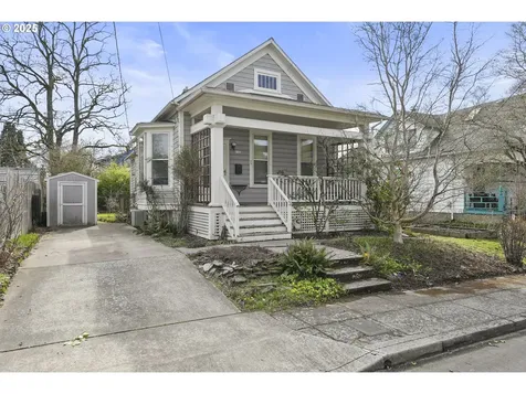 4540 SE Taylor Street Portland OR 97215