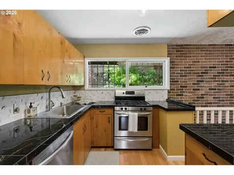 2833 NE 89th Avenue Portland OR 97220