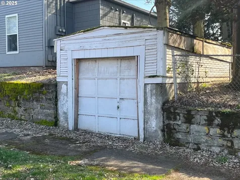 1007 W 16th Street Vancouver WA 98660