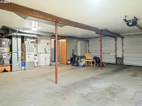 1142 High Street Gladstone OR 97027