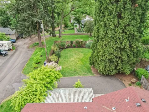 1142 High Street Gladstone OR 97027