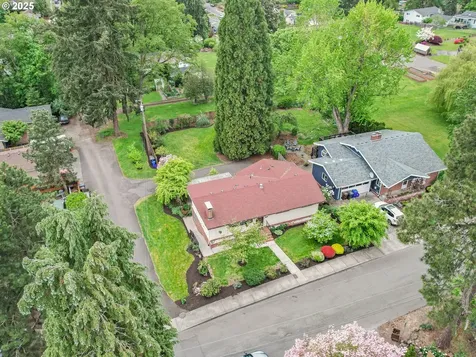 1142 High Street Gladstone OR 97027