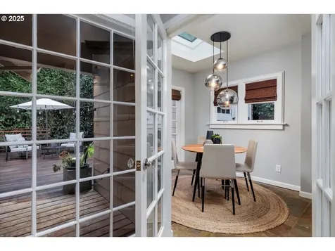 2748 SW Old Orchard Road Portland OR 97201