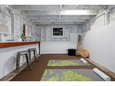 2748 SW Old Orchard Road Portland OR 97201