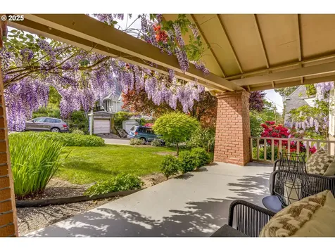 2748 SW Old Orchard Road Portland OR 97201