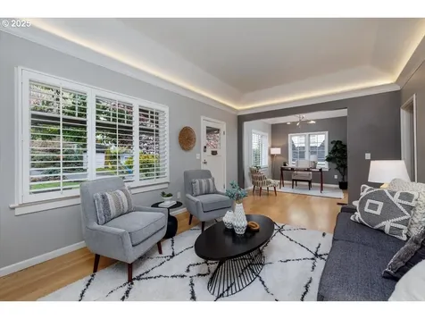 2748 SW Old Orchard Road Portland OR 97201