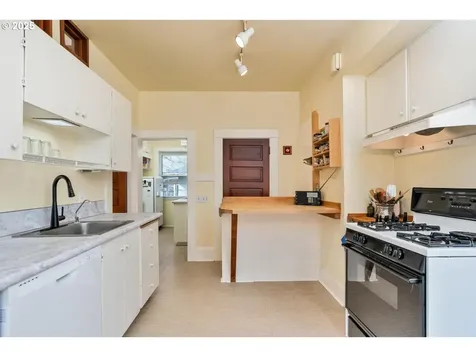 1144 SE Nehalem Street Portland OR 97202