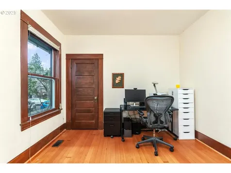1144 SE Nehalem Street Portland OR 97202