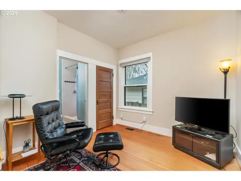 1144 SE Nehalem Street Portland OR 97202