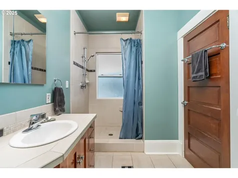 1144 SE Nehalem Street Portland OR 97202