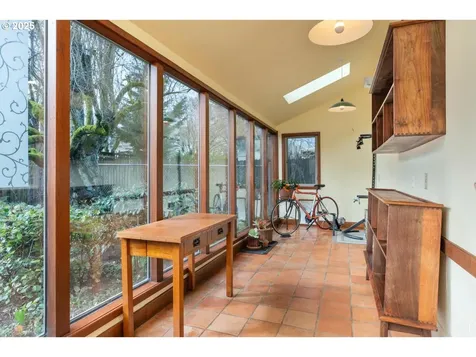 1144 SE Nehalem Street Portland OR 97202