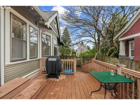 1144 SE Nehalem Street Portland OR 97202