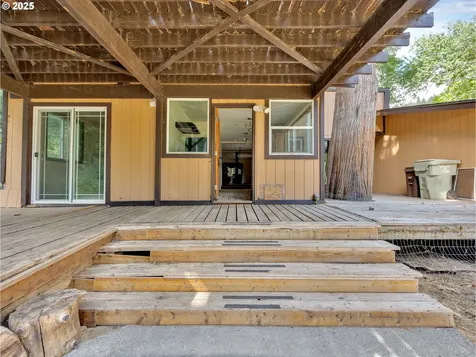 17350 SW Finnigan Hill Road Hillsboro OR 97123