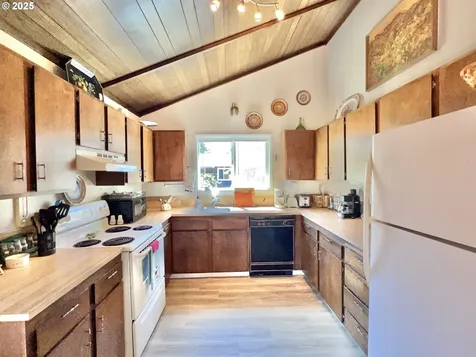 25975 David Avenue Rockaway Beach OR 97136