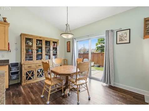 1076 S 40th Place Springfield OR 97478