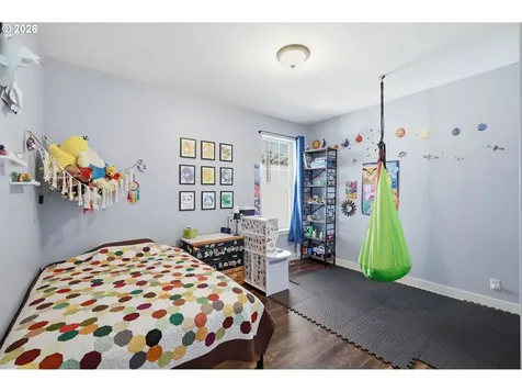 1076 S 40th Place Springfield OR 97478
