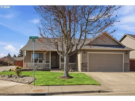 1076 S 40th Place Springfield OR 97478