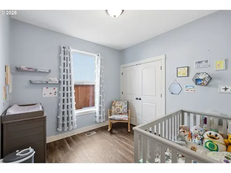 1076 S 40th Place Springfield OR 97478