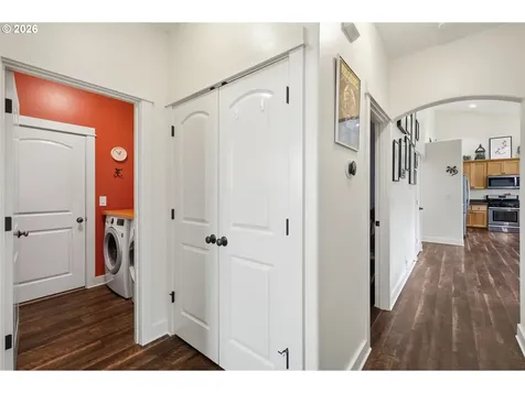 1076 S 40th Place Springfield OR 97478
