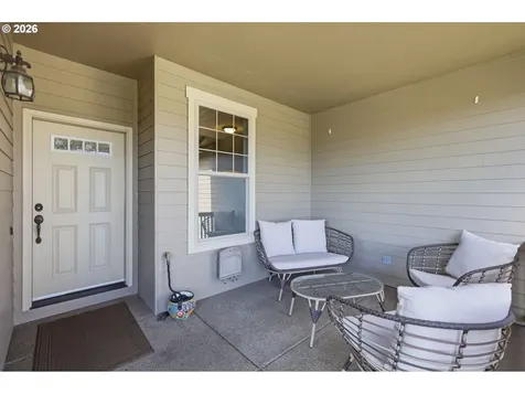 1076 S 40th Place Springfield OR 97478