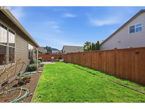 1076 S 40th Place Springfield OR 97478