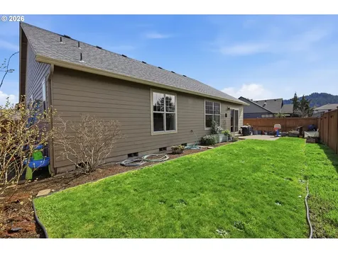1076 S 40th Place Springfield OR 97478