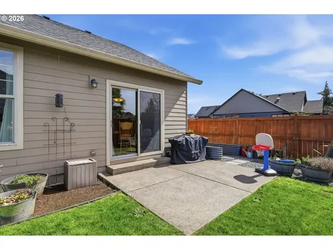 1076 S 40th Place Springfield OR 97478