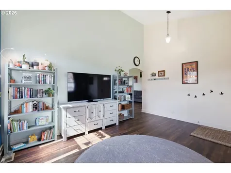 1076 S 40th Place Springfield OR 97478