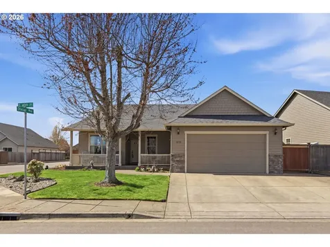 1076 S 40th Place Springfield OR 97478
