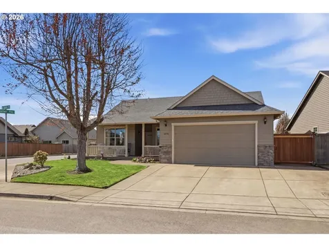 1076 S 40th Place Springfield OR 97478