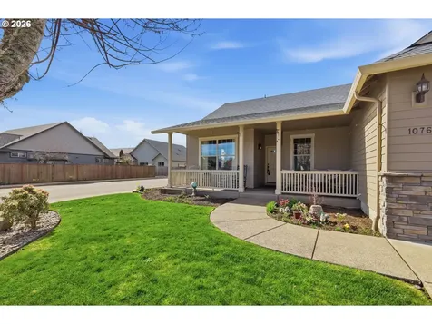 1076 S 40th Place Springfield OR 97478