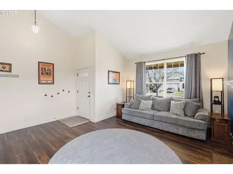 1076 S 40th Place Springfield OR 97478