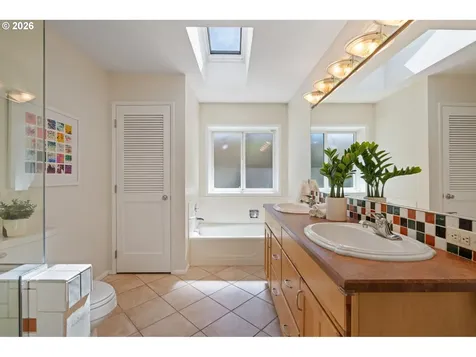 2637 SW Patton Court Portland OR 97201