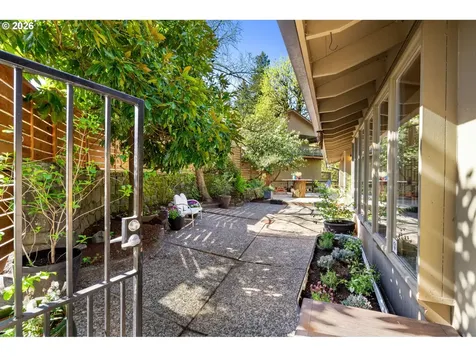 2637 SW Patton Court Portland OR 97201