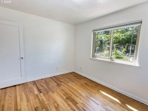 6005 SE Reedway Street Portland OR 97206