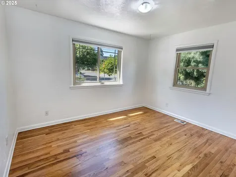 6005 SE Reedway Street Portland OR 97206