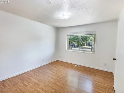 6005 SE Reedway Street Portland OR 97206