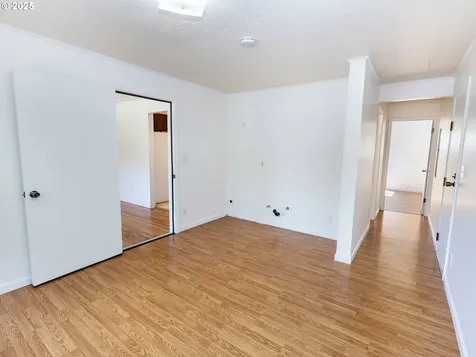 6005 SE Reedway Street Portland OR 97206