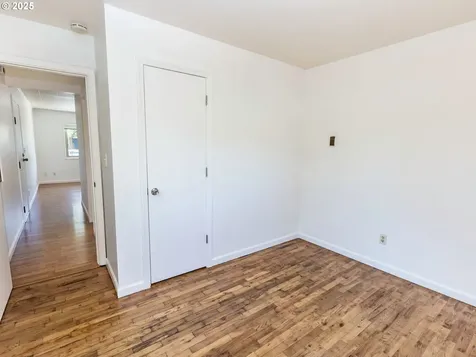 6005 SE Reedway Street Portland OR 97206